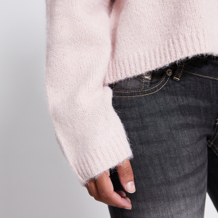 V-neck knit sweater "Eina" powder pink